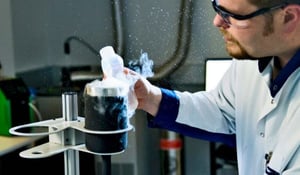 Kompensation för termoelementets kalla lödställe/referenspunkt